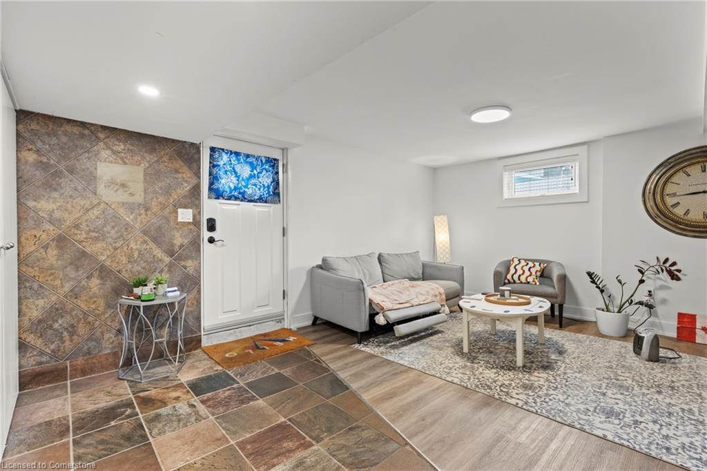4250 William St Street Property Photo 19