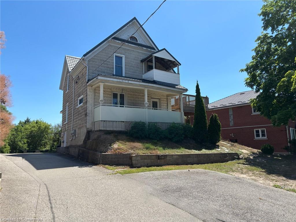 134 Lancaster Street W Property Photo 2