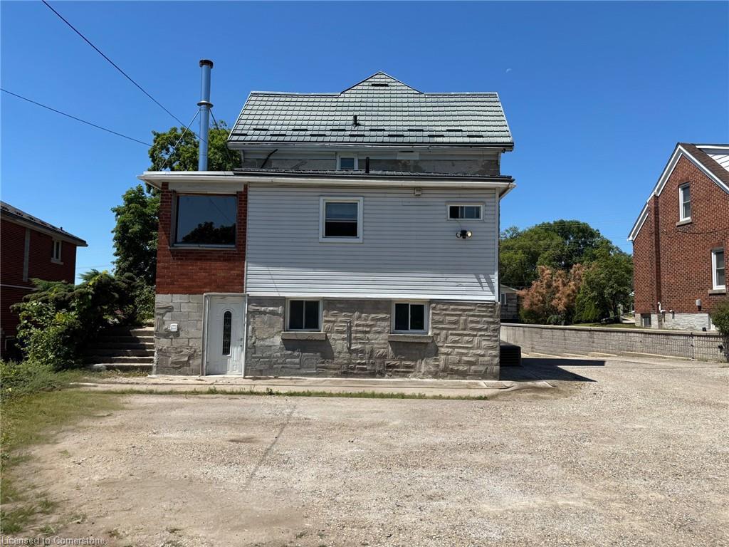 134 Lancaster Street W Property Photo 11