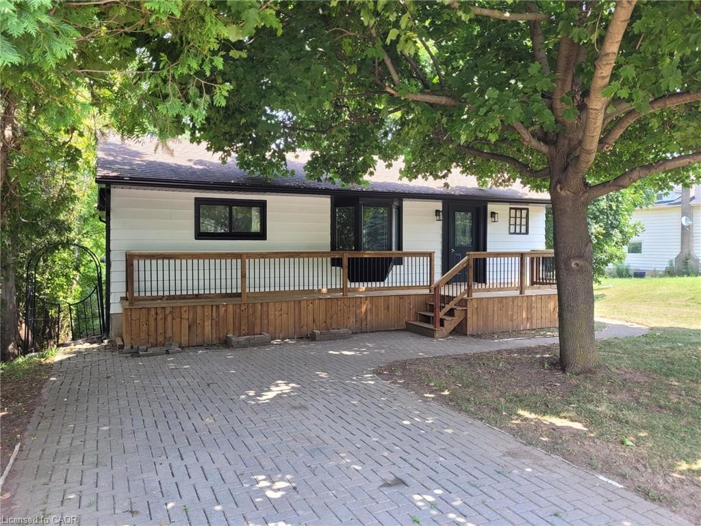 1071 Hwy 8 Property Photo 2