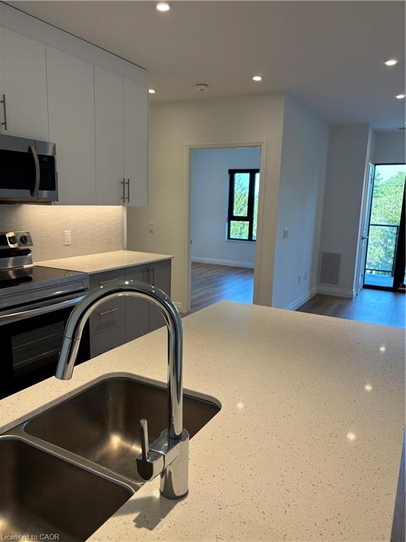 625-525 New Dundee Road Property Photo 1