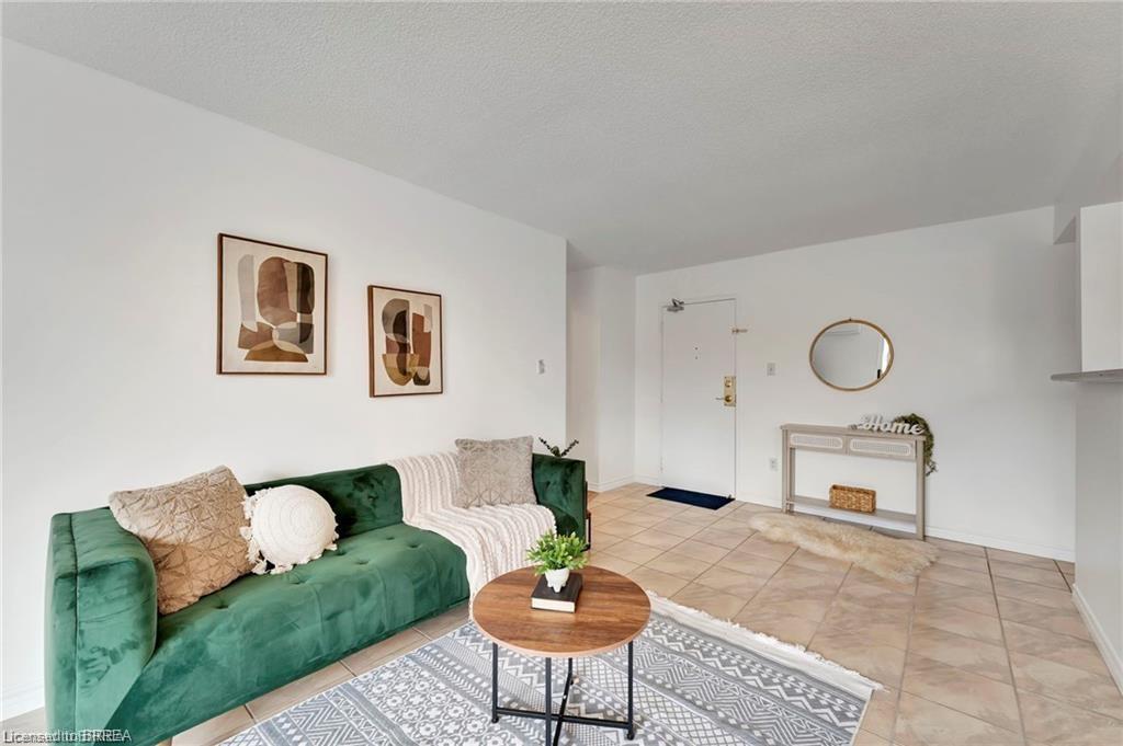 207-793 Colborne Street Property Photo 5