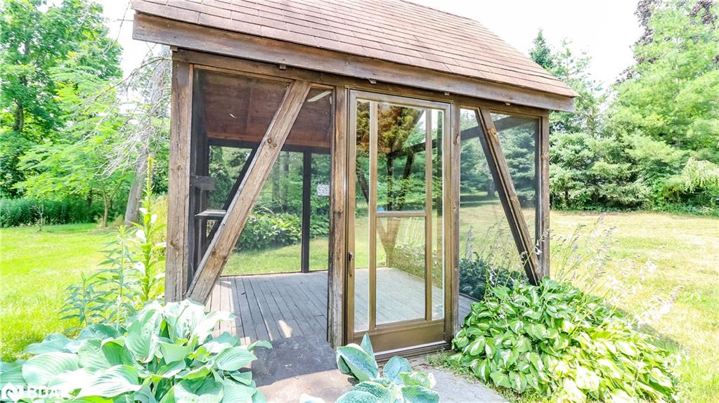 953 Ridge Road W Property Photo 6