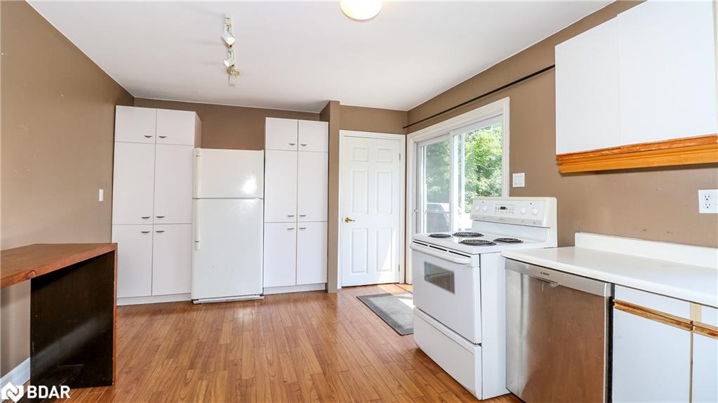 953 Ridge Road W Property Photo 12