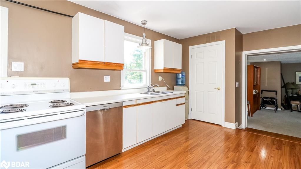 953 Ridge Road W Property Photo 13