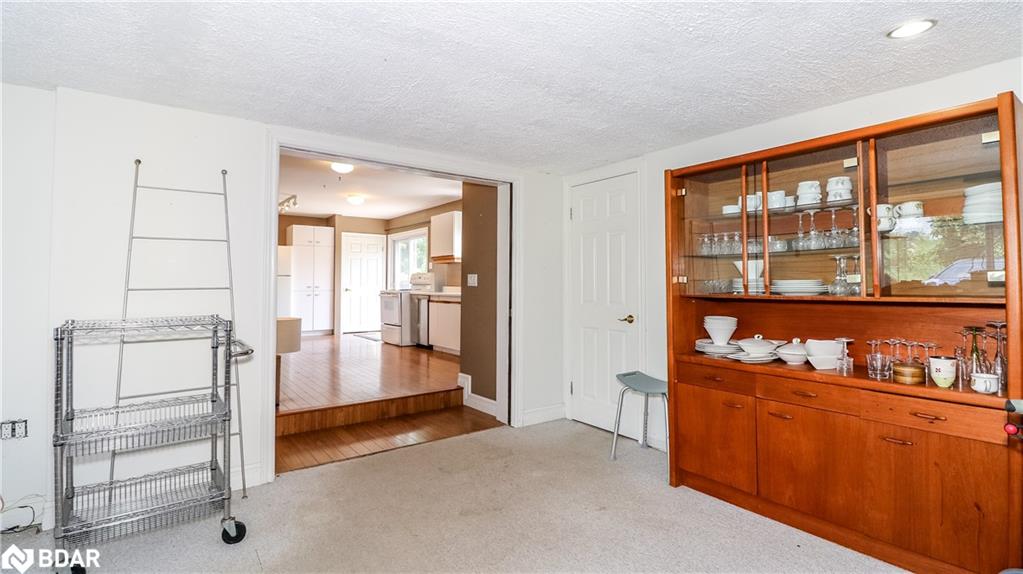 953 Ridge Road W Property Photo 15