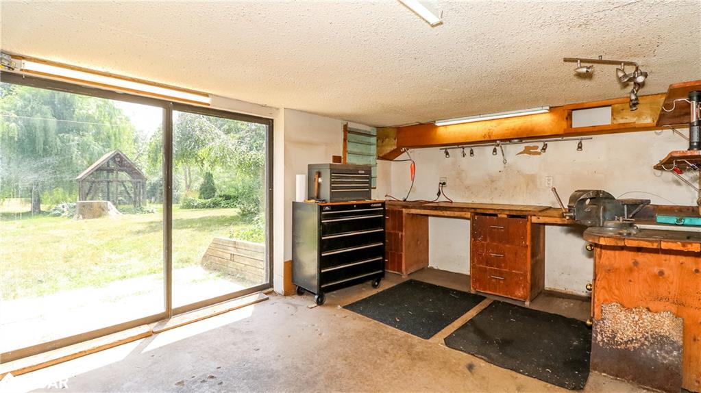 953 Ridge Road W Property Photo 24