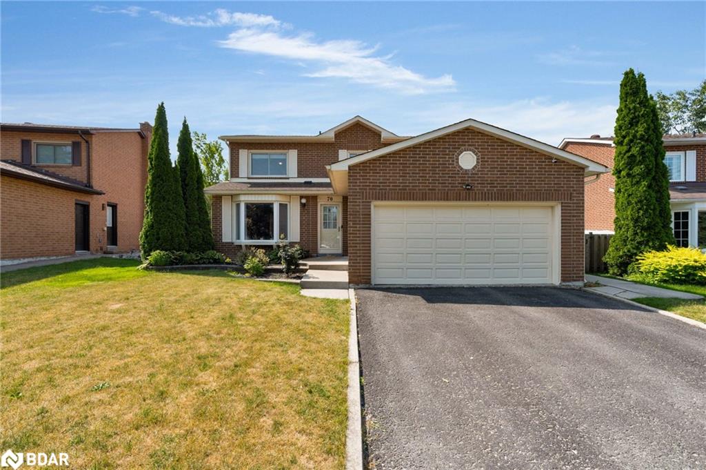 70 Lillian Crescent Property Photo 2