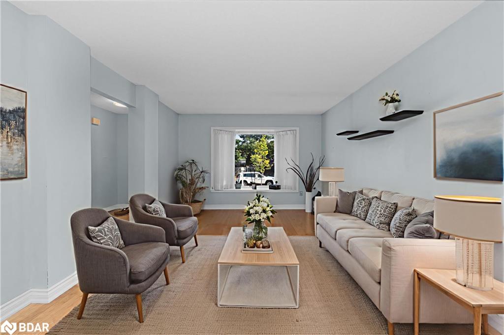 70 Lillian Crescent Property Photo 6