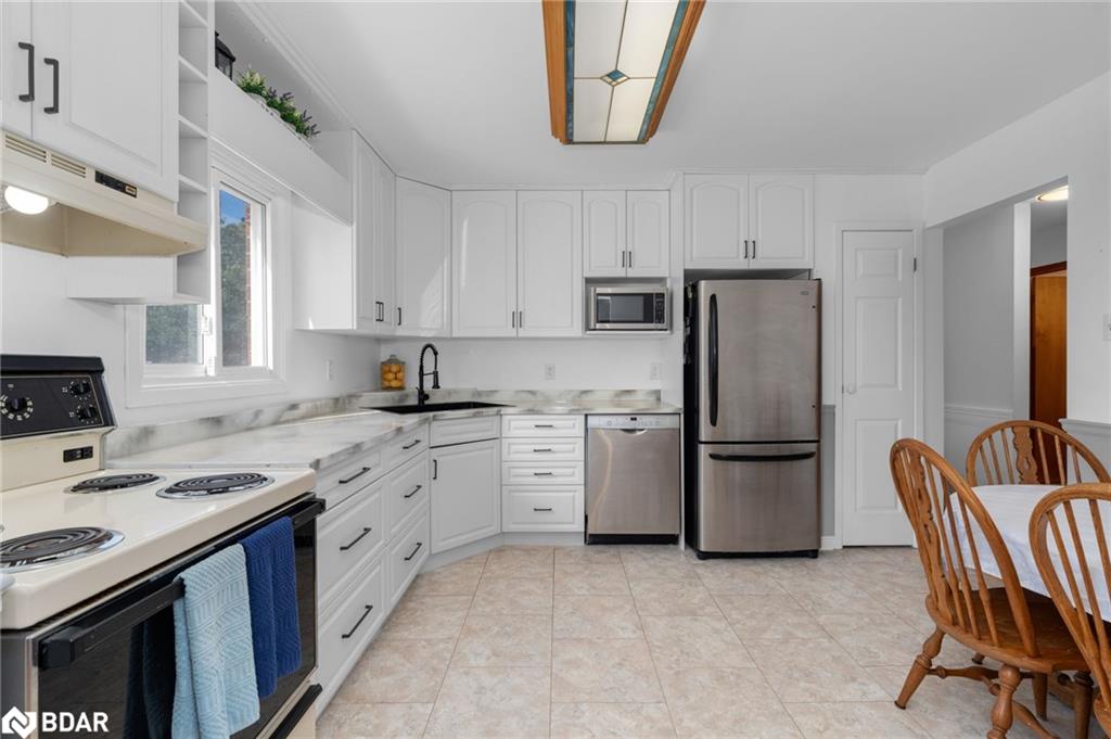 70 Lillian Crescent Property Photo 10