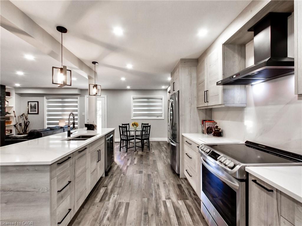 22 Hedgelawn Drive Property Photo 6