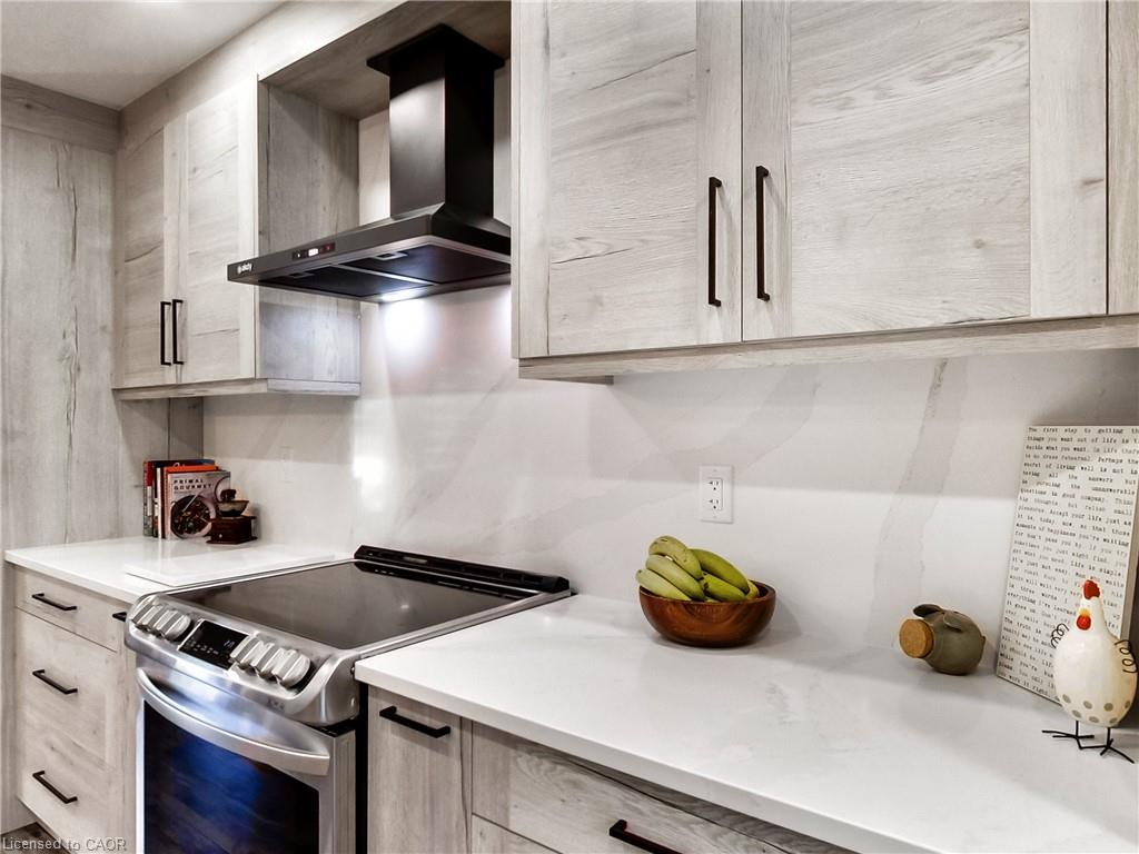 22 Hedgelawn Drive Property Photo 7