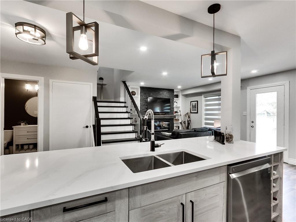 22 Hedgelawn Drive Property Photo 8