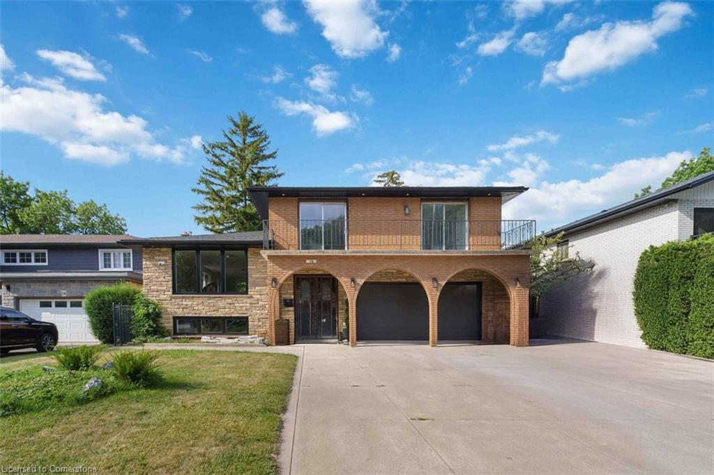 15 Leslie Drive Property Photo 1