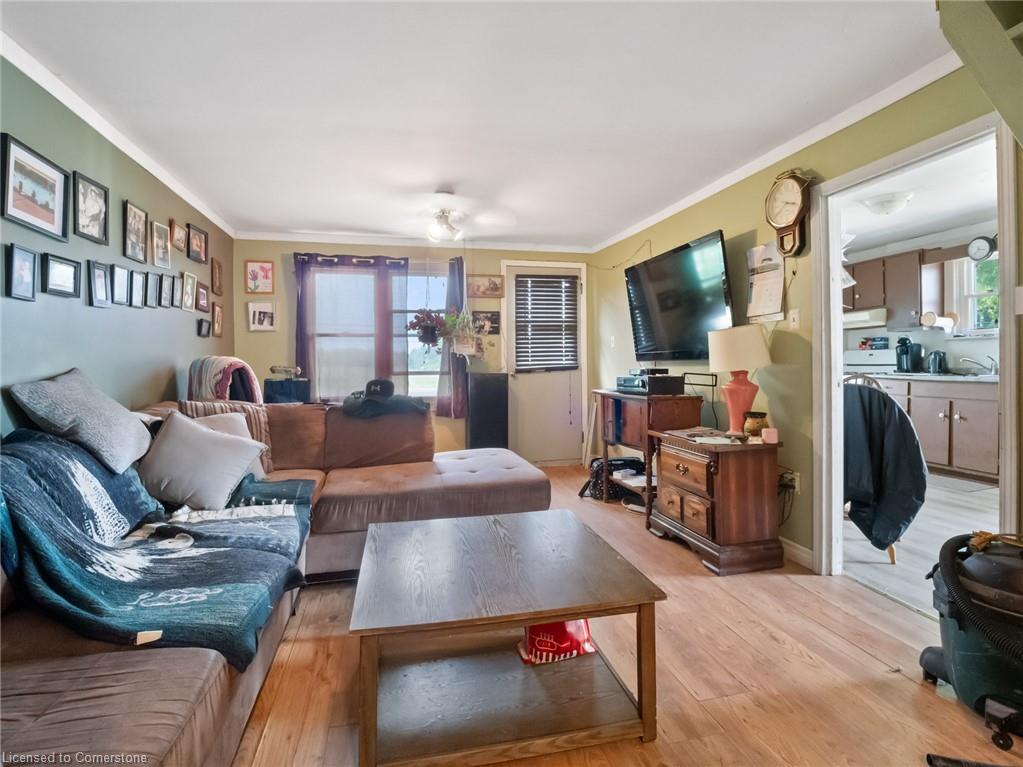 567 Killaly St Street E Property Photo 10