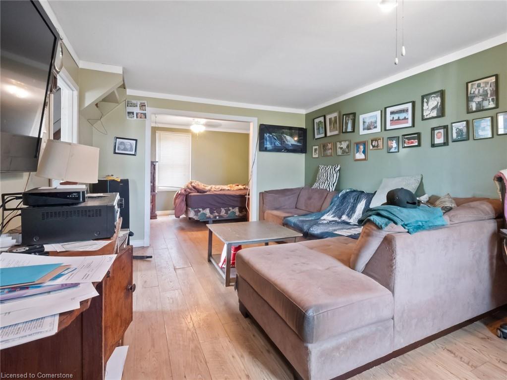 567 Killaly St Street E Property Photo 13