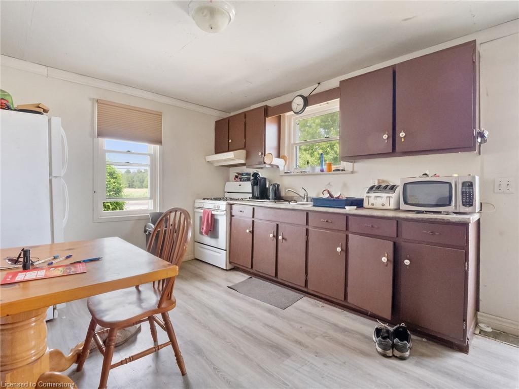 567 Killaly St Street E Property Photo 14