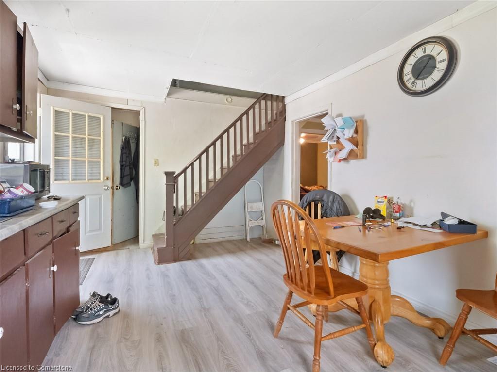 567 Killaly St Street E Property Photo 15