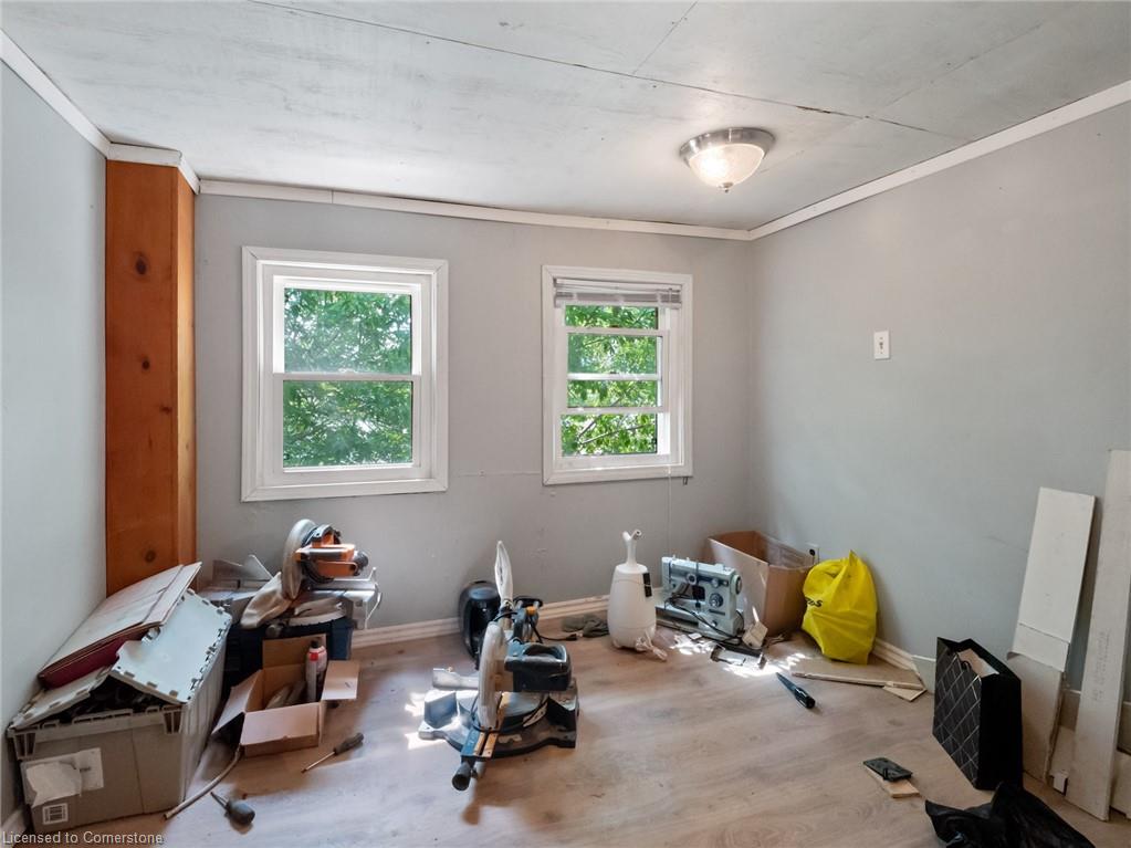 567 Killaly St Street E Property Photo 23