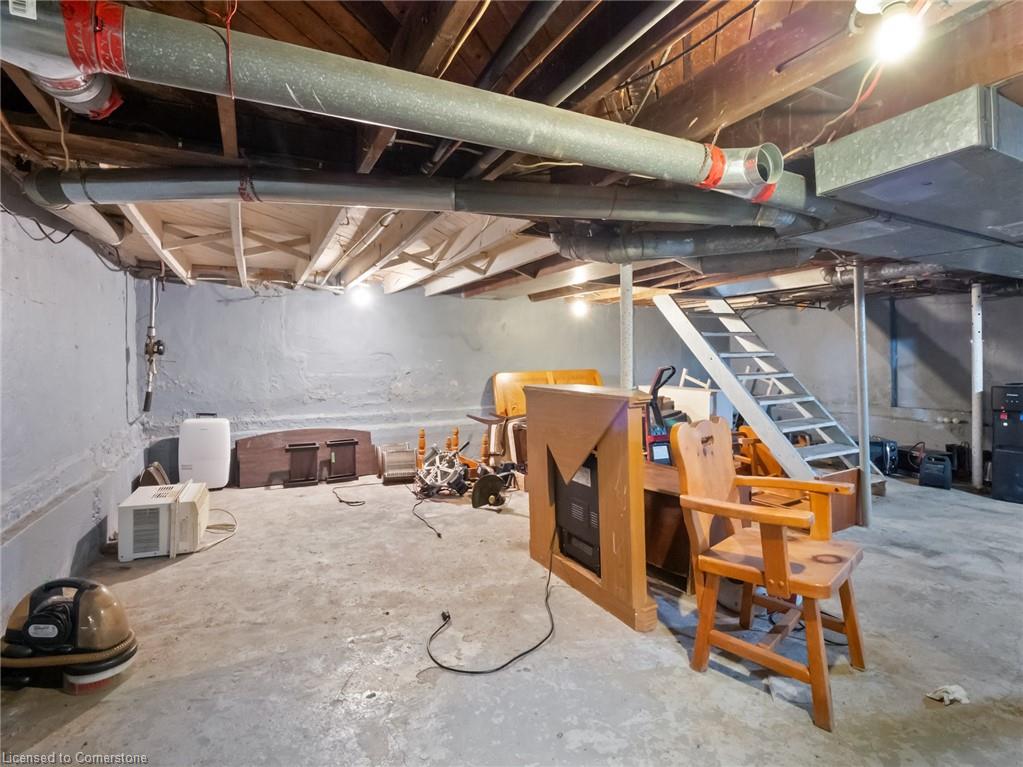 567 Killaly St Street E Property Photo 26