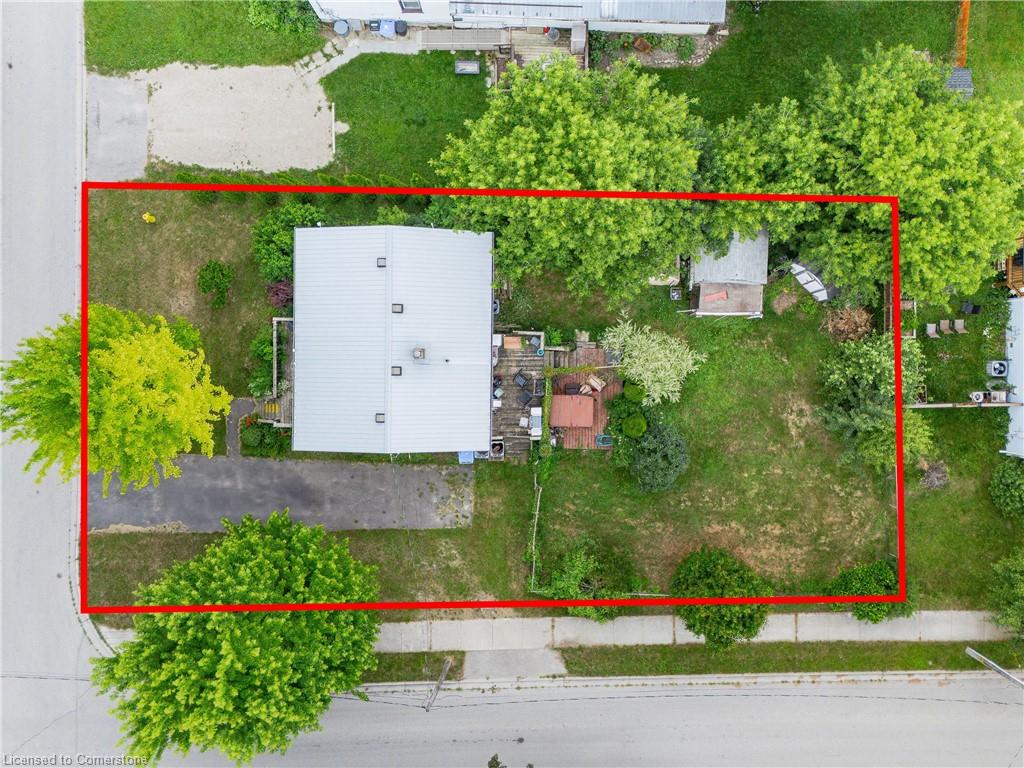 585 Richmond Avenue N Property Photo 1