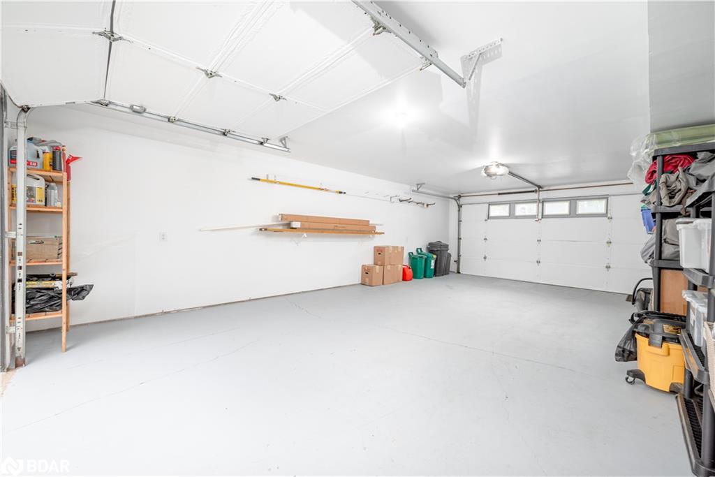 406 Peter Street N Property Photo 35