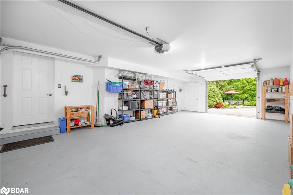 406 Peter Street N Property Photo 36