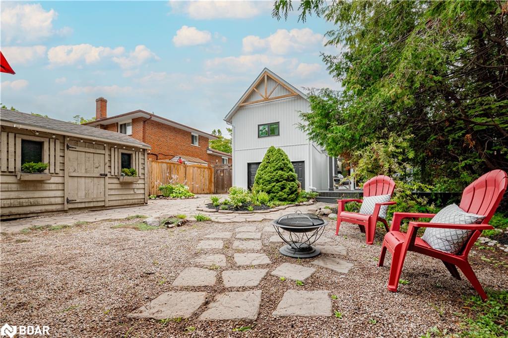 406 Peter Street N Property Photo 41