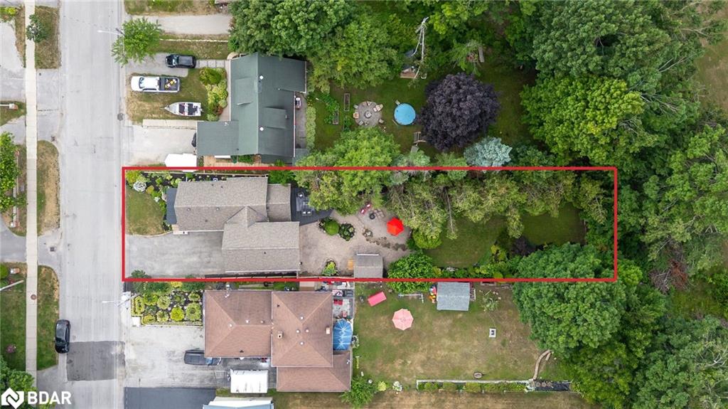 406 Peter Street N Property Photo 45