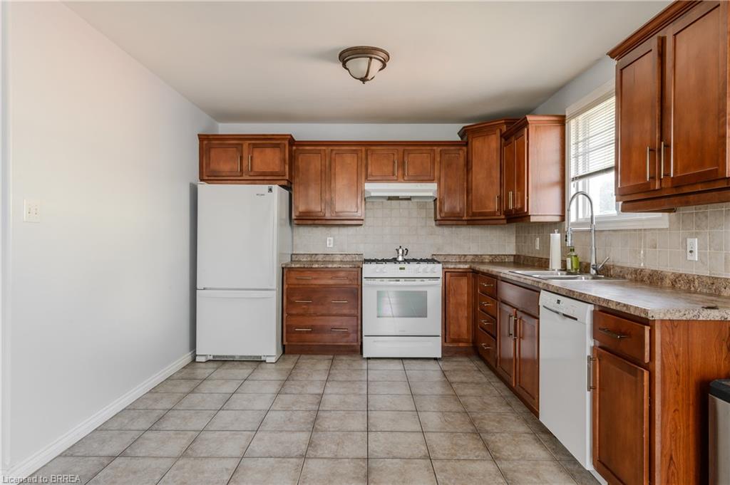 880 A Colborne Street Property Photo 13