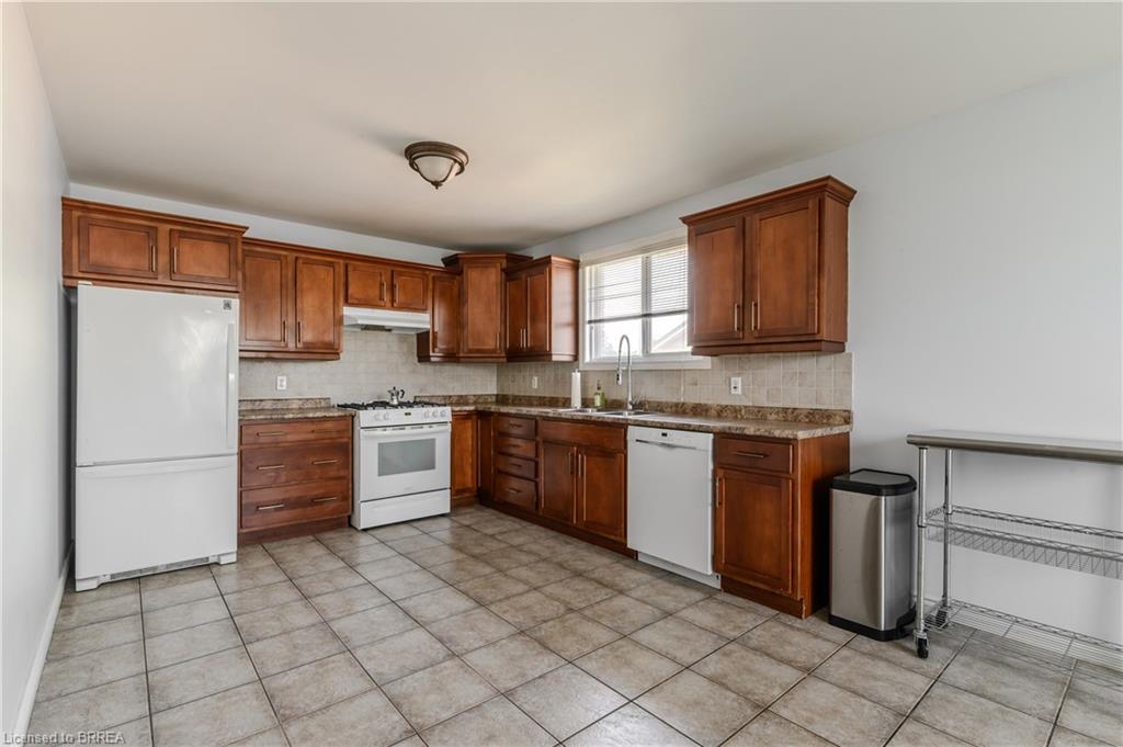 880 A Colborne Street Property Photo 15