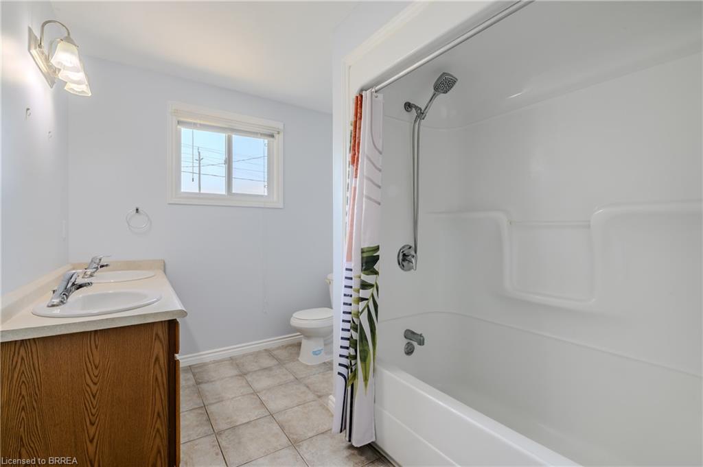 880 A Colborne Street Property Photo 21