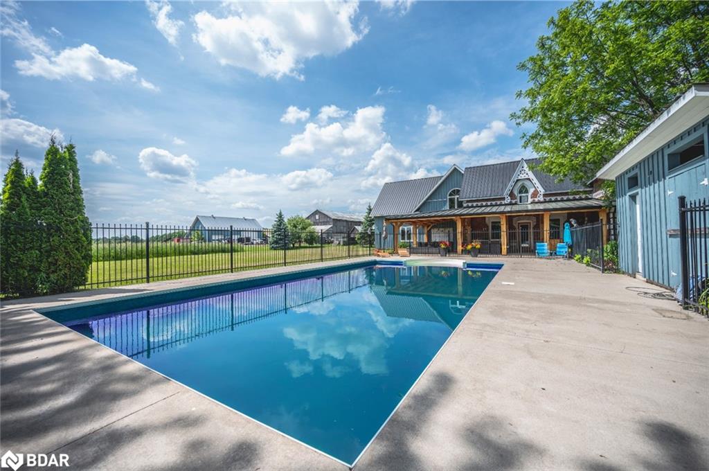 8464 6th Line Property Photo 3