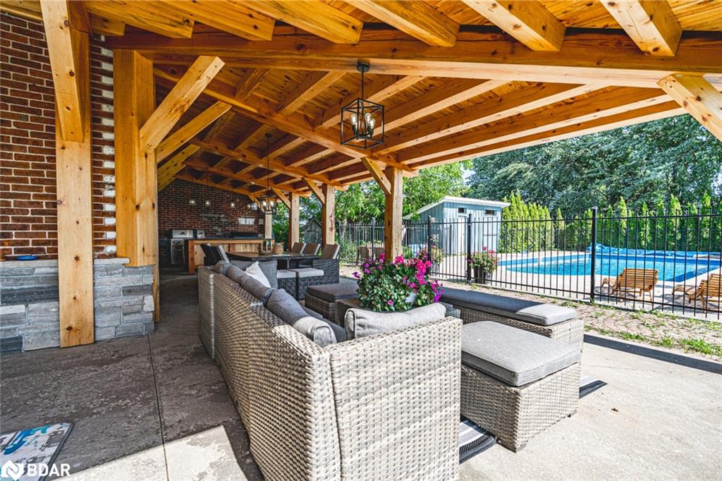 8464 6th Line Property Photo 4