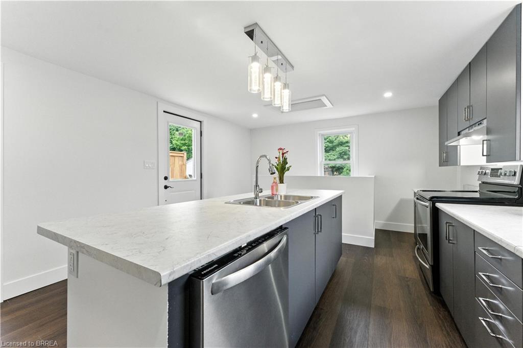 34 North Park Street Property Photo 11