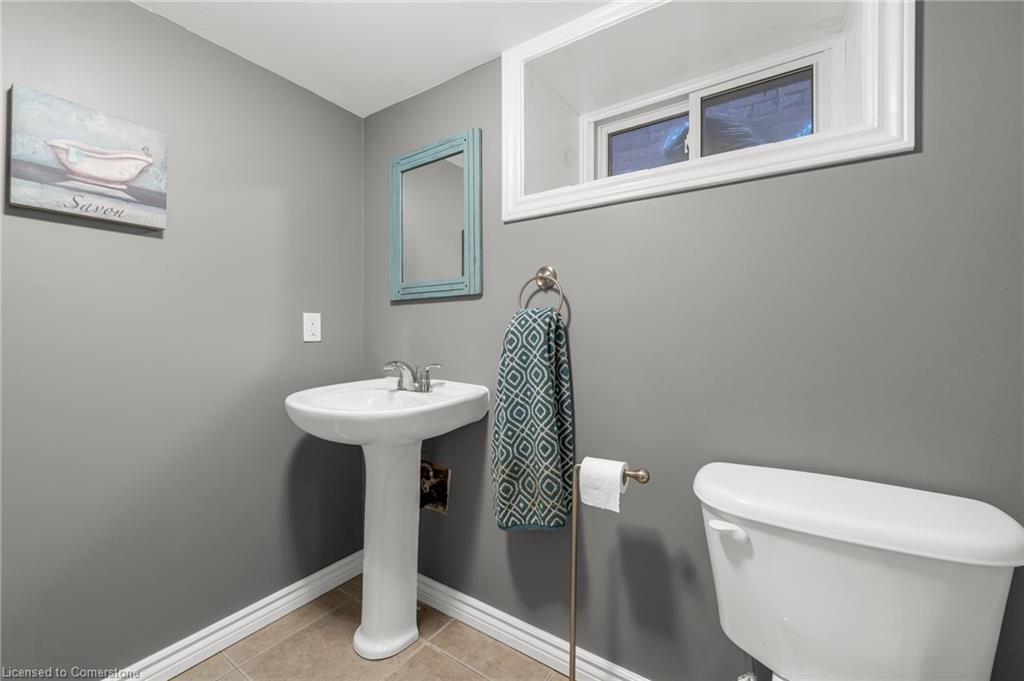 187 Victoria Avenue N Property Photo 25