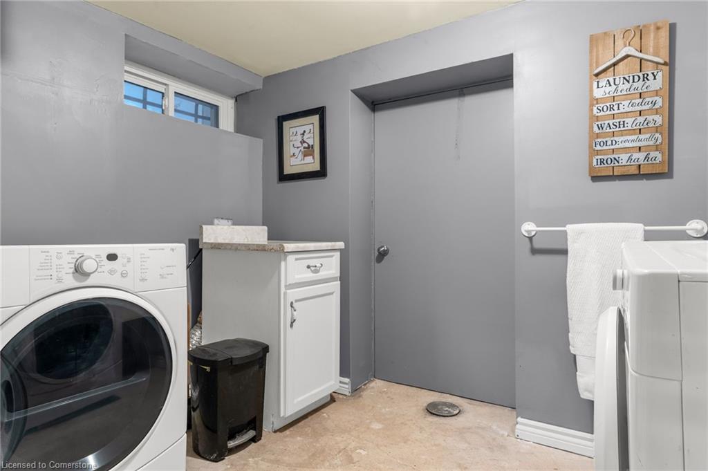 187 Victoria Avenue N Property Photo 26