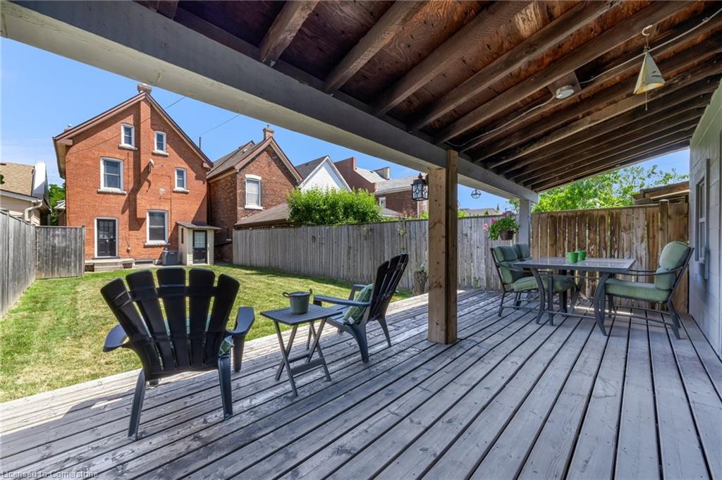 187 Victoria Avenue N Property Photo 31