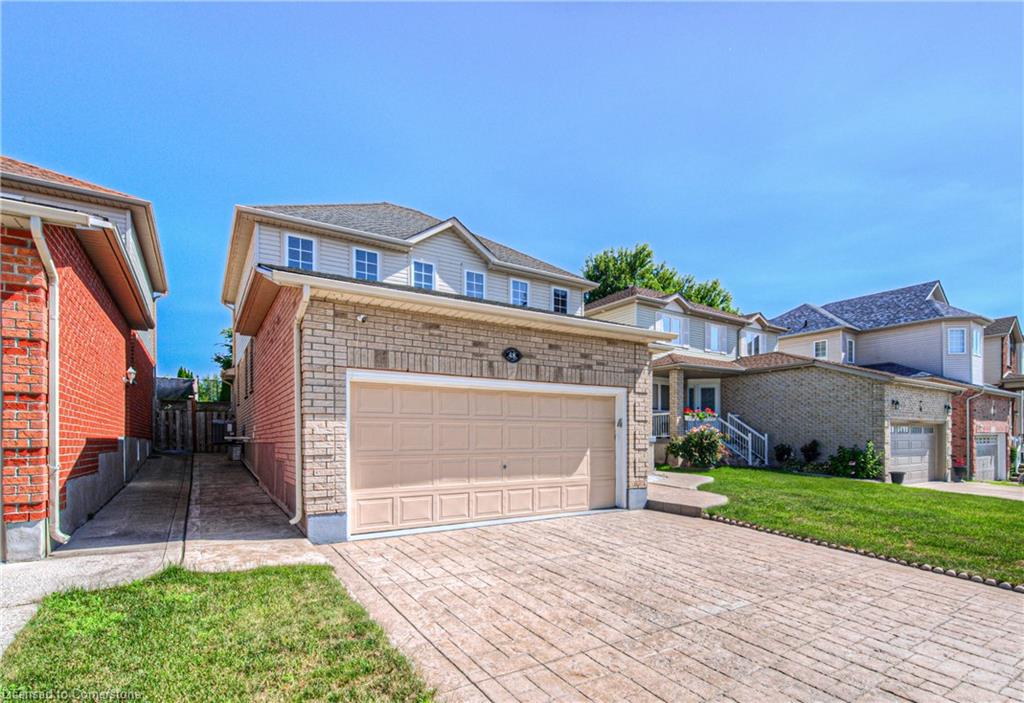 48 Lena Crescent Property Photo 3