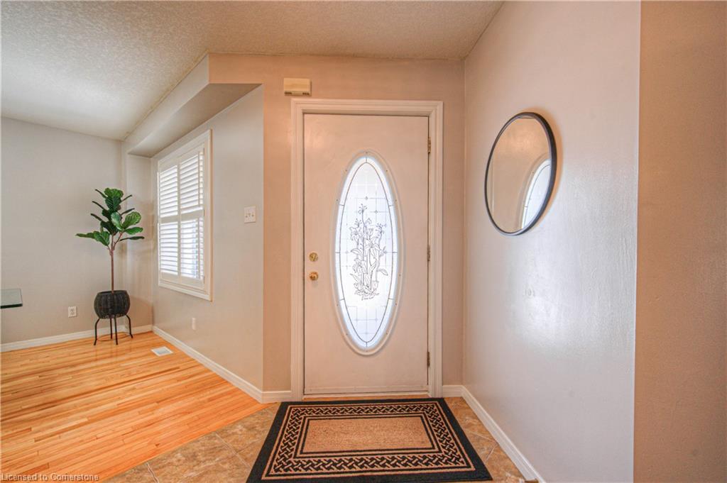48 Lena Crescent Property Photo 7