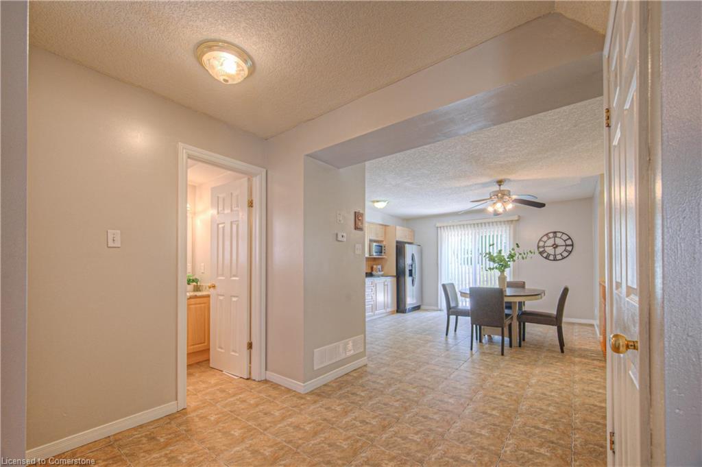 48 Lena Crescent Property Photo 10