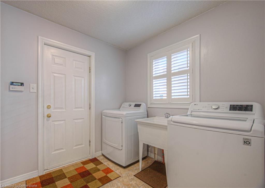 48 Lena Crescent Property Photo 13