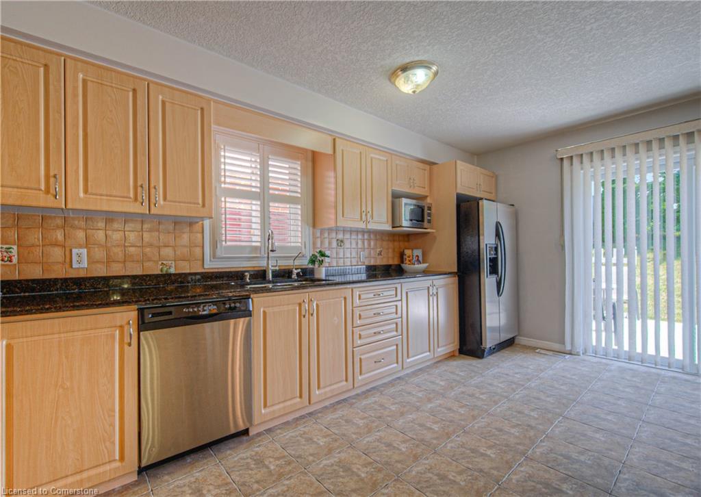 48 Lena Crescent Property Photo 15