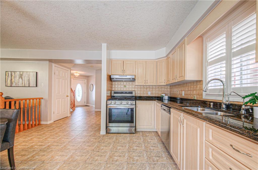 48 Lena Crescent Property Photo 19