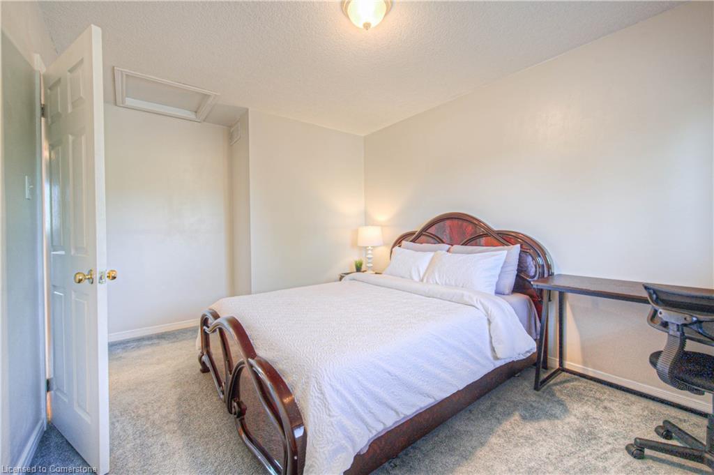 48 Lena Crescent Property Photo 33