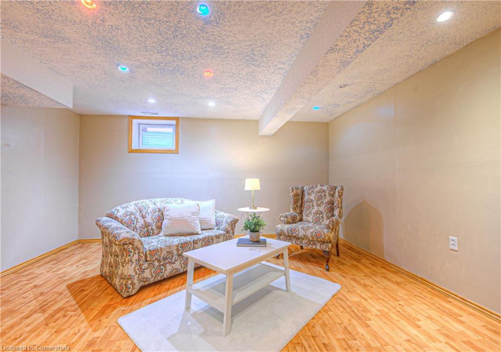48 Lena Crescent Property Photo 43