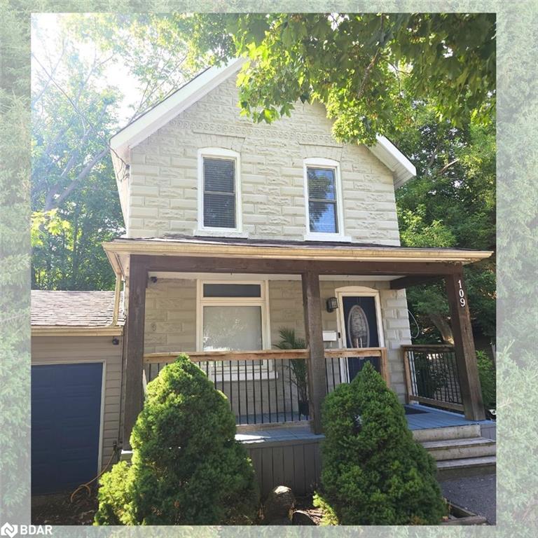 109 Borland Street E Property Photo 1