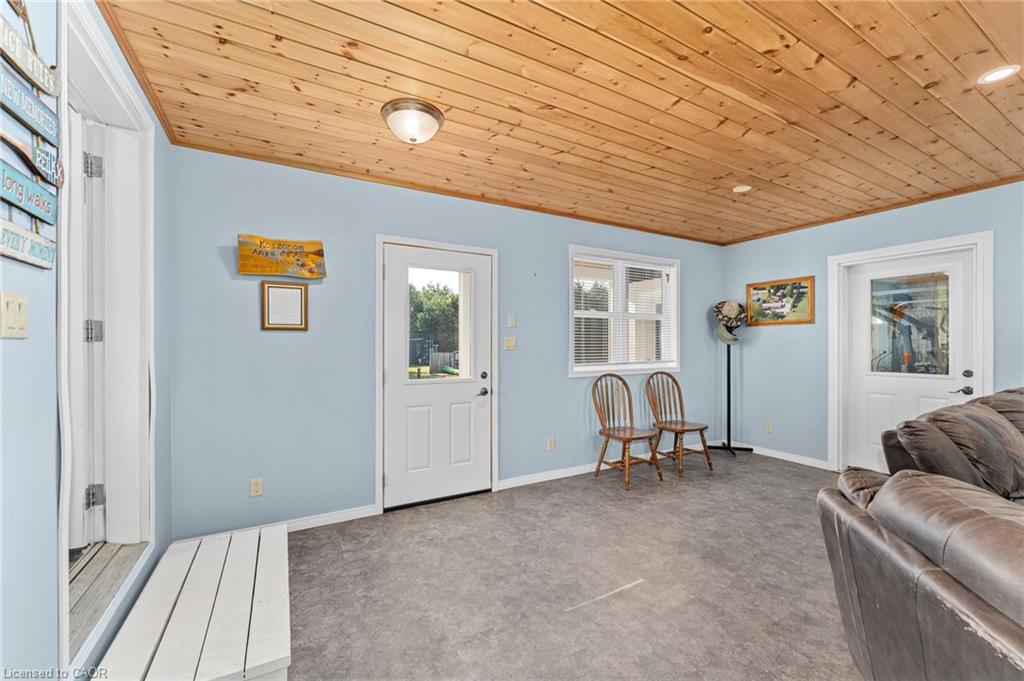 889 Sandhill Road Property Photo 16