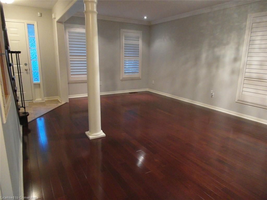 2289 Dunforest Crescent Property Photo 2