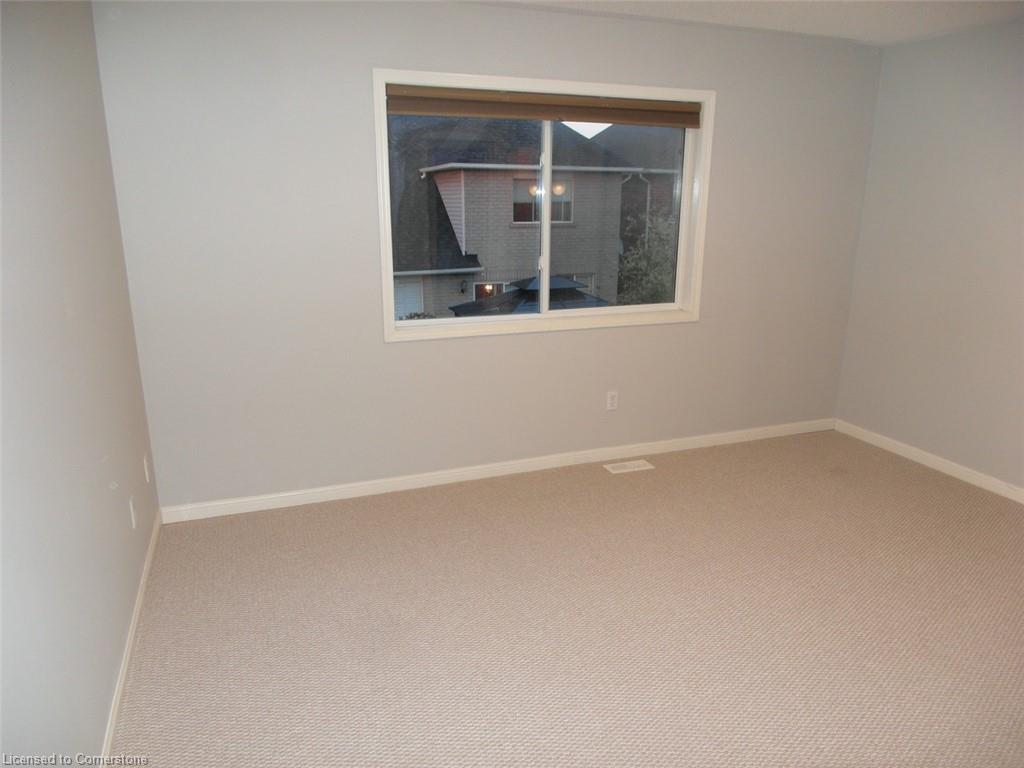 2289 Dunforest Crescent Property Photo 9